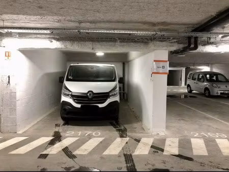 location parking intérieur paris 18eme arrondissement  20m² 130€ paris ile-de-france