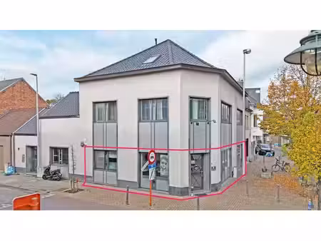 handelspand met top visibiliteit te koop in hartje lebbeke!