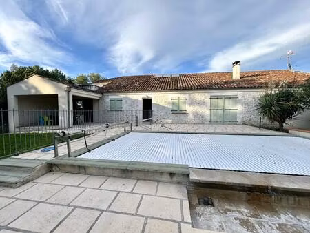 maison rénovée avec piscine