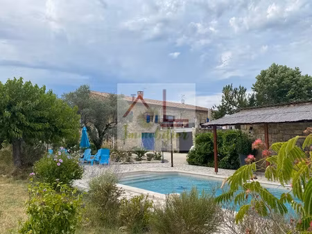 mas provençal du xviii avec gîtes