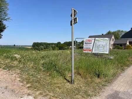 magnifique terrain avec permis pour 4 maisons à vendre