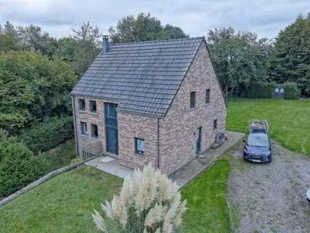 maison récente avec jardin  caves et potentiel pro