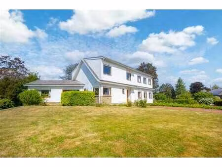 grande maison 7 chambres située dans les parcs d'embourg