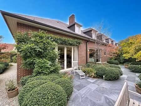 jezus-eik. +/- 296m² - 4chb - bureau - family room - 2 sdd