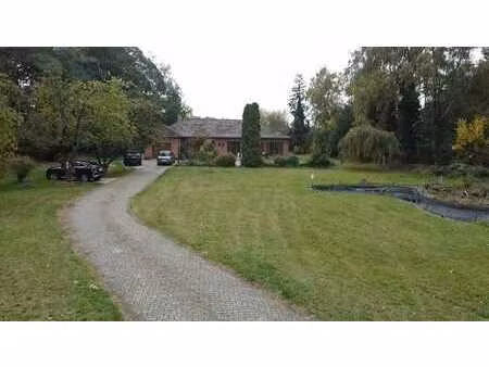 villa de campagne de caractère sur 4550 m²