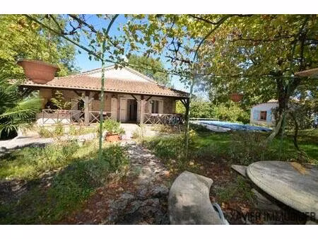 propriété de campagne avec piscine et maison d’amis sur un terrain de 5990m².