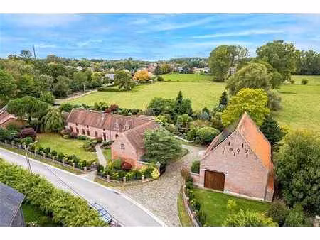 ferme d'exception du xviie siècle entièrement rénovée