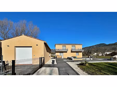 vente locaux professionnels 6 pièces à castellane (04120)  470 000 €