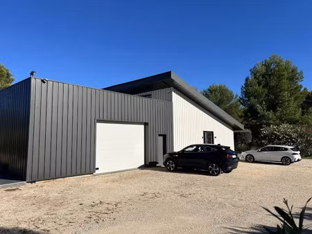 vente locaux professionnels 400 m² à signes (83870)  1 060 000 €