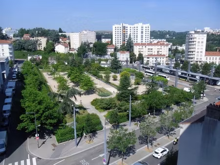 quartier de bellevue appartement t3 traversant de 68 m2 avec garage