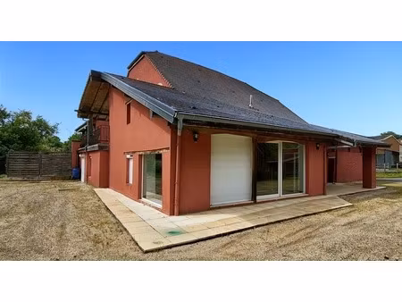 25550 allondans – ferme 2 maisons independantes + dependances – 9 pieces - 5/6 chambres – 