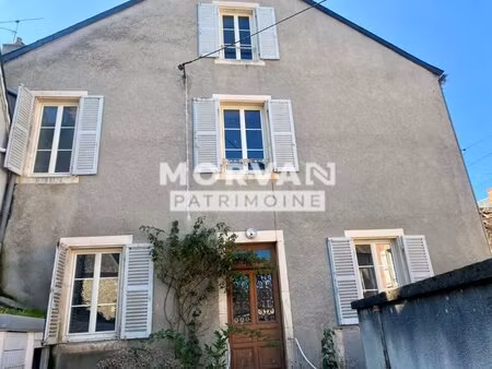 centre bourg - maison de famille 153 m2 - cour et garage 151000 €