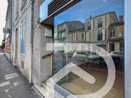 local commercial avec vitrine - rue rouget de l'isle à auch