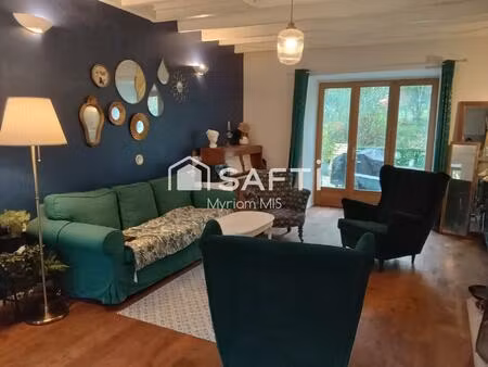 belle maison en pierre de 200m2 sur terrain de 1260 m2 avec une très belle pièce de vie de