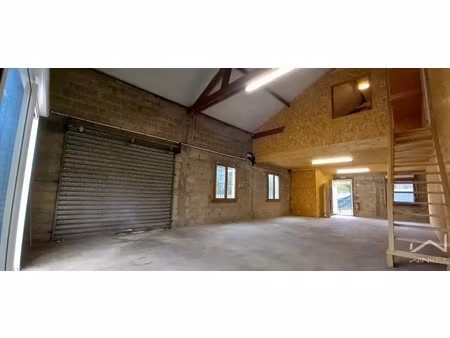 location locaux professionnels 122 m² à vert (78930)  1 651 €