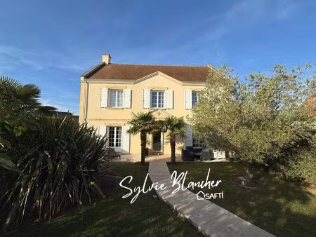 maison 197 m2 - 7 pieces - 5 chambres - terrain 1 100 m2