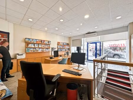 boutique emplacement touristique - au pied du métro pyramides