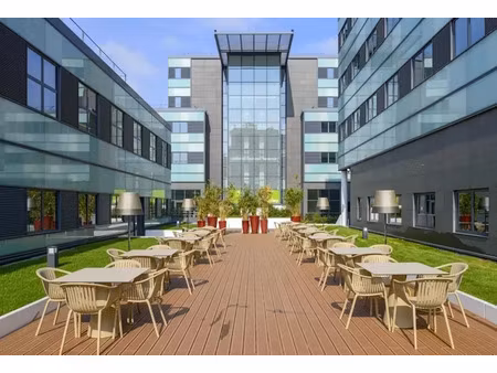 campus restructuré pour des bureaux exceptionnels à acquérir/à louer - parkings - proximit