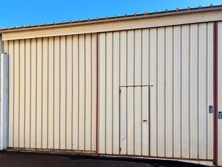 location entrepôt / local industriel  127.00m²  brie