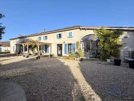 sublime charentaise authentique rénovée sur 5 000m2 de terrain