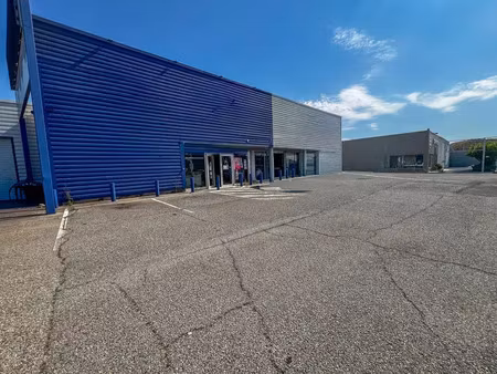 à louer - commerce 602m² - orange