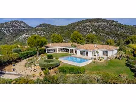 maison avec piscine et terrasse ollioules (83)