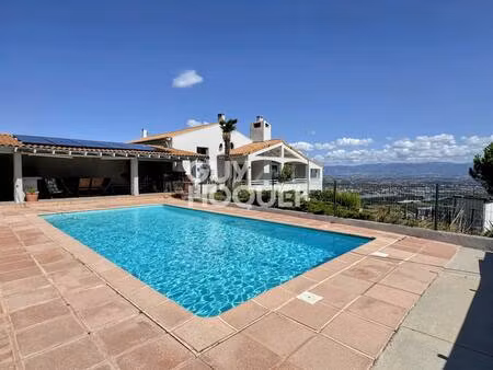 maison à vendre de 220 m²