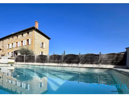 charmante bâtisse en pierre au coeur des vignes bio à saint-ge