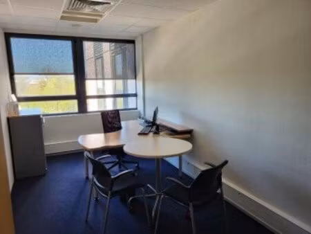 location local professionnel 467m² tours 37100