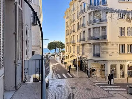 cannes - banane - appartement 3 pieces - balcon avec vue laterale mer