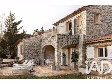 vente maison 6 pièces 186 m² gourdon (06620)