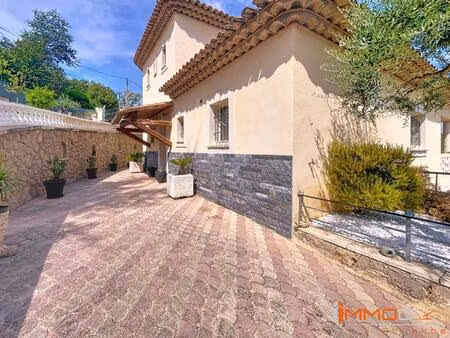 saint-paul-en-foret (var)  a vendre villa avec piscine  5 chambr