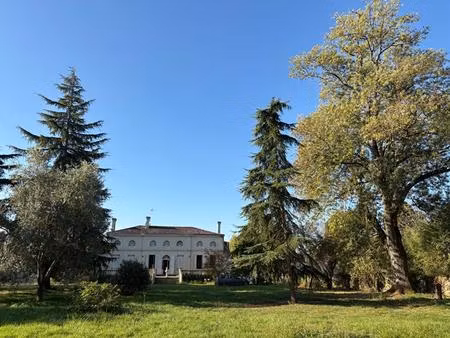 belle chartreuse 1820 avec un parc arboré. axe langon - marmande