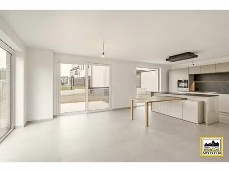 luxueuze woning met prachtige keuken  3 slpks en tuin