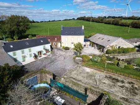 maison de 660 m² à saint-coulitz