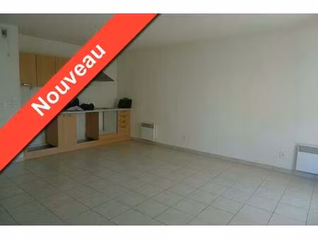 location appartement 3 pièces 58m² brignoles 83170