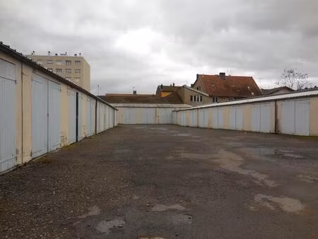 location parking macon 71000