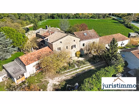 ideal investisseur : magnifique mas typique en pierres de 356 m² divise en deux logements 