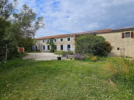 vente maison 8 pièces 241 m² à courant (17330)  289 500 €