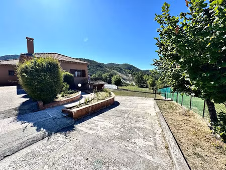 vente maison 4 pièces 130 m² à peyroules (04120)  310 000 €