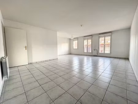 location appartement 4 pièces 115m² abbeville 80100