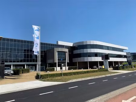 uitstekend bereikbaar kantoor met werkatelier vlakbij uz gent