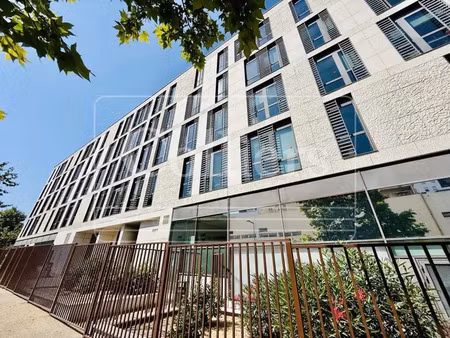 location bureau marseille 13002