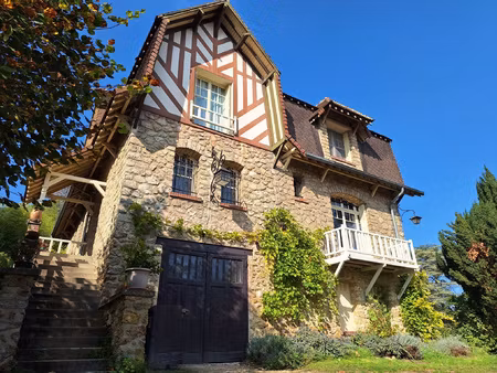 location maison 8 pièces 210m² medan 78670