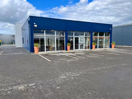 location local commercial 178m² oree d anjou 49270