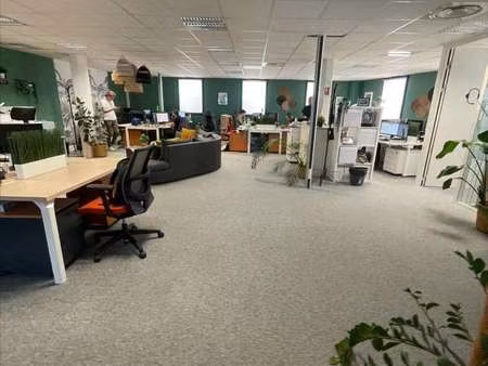 vente bureaux et commerces à saint-herblain (44800) : à vendre / 238m² saint-herblain