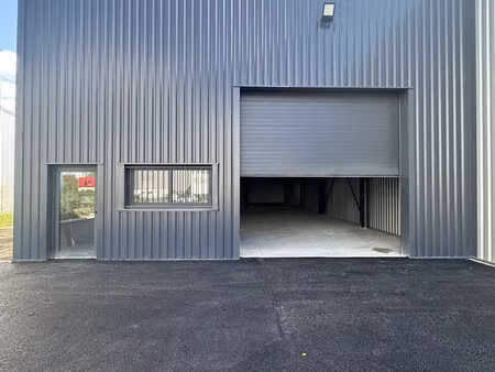 location local commercial