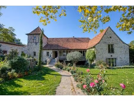 vente maison 6 pièces 298 m² figeac (46100)
