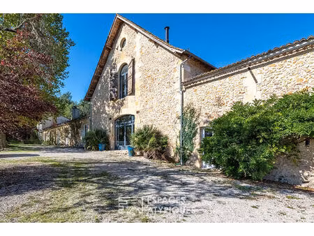 ancien chai transformé en loft xxl à bergerac
