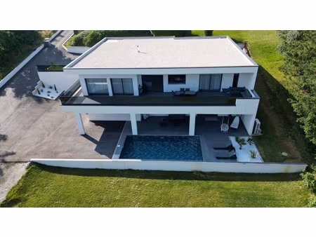 demeure de prestige st vit 7 pièce(s) 277 m2